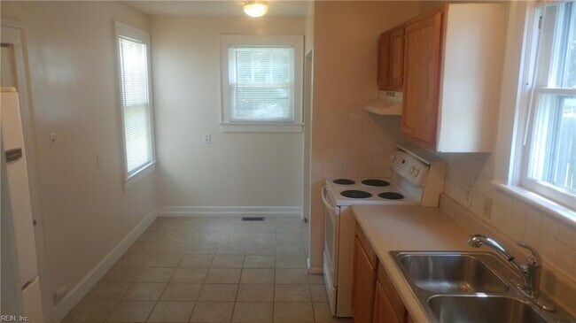 Foto del edificio - 3726 Essex Cir