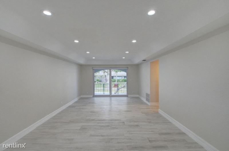 Primary Photo - 3 br, 3 bath Apartment - 398 W Camino Real