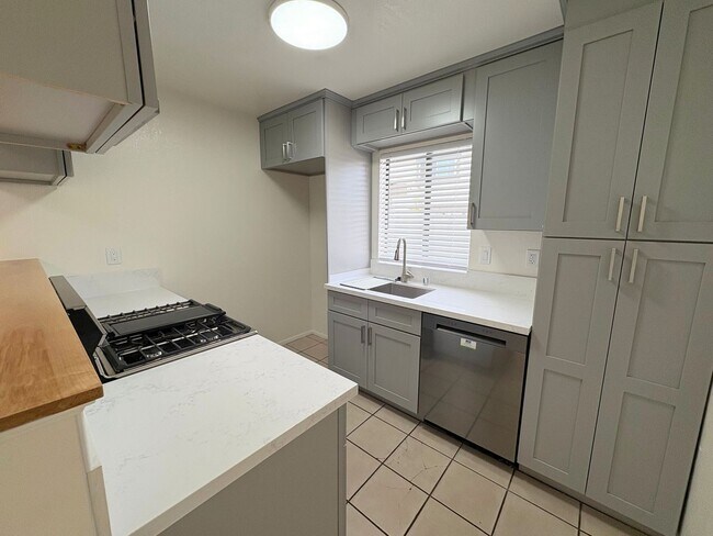 Foto del edificio - Newly Renovated Condo