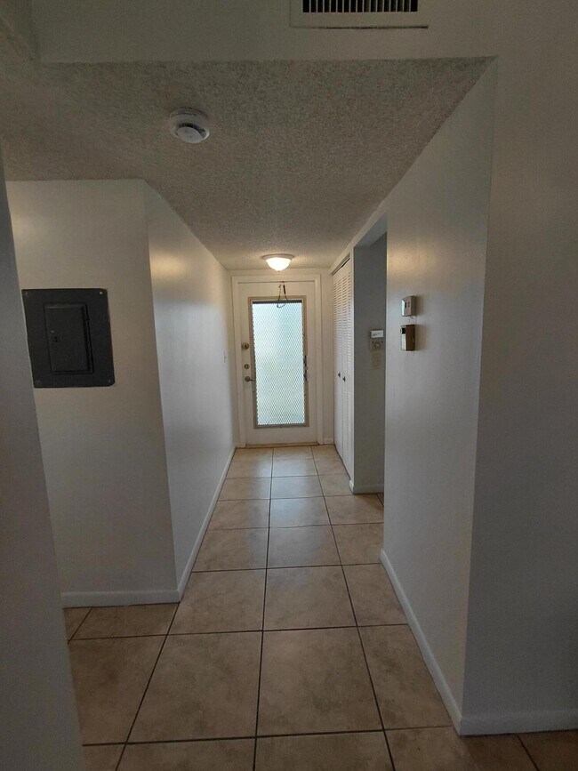 Foto del edificio - 6850 Royal Palm Blvd