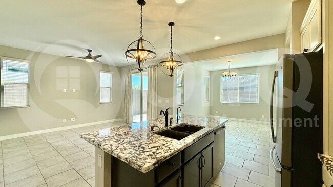 Foto del edificio - 17875 W Sandalwood Dr