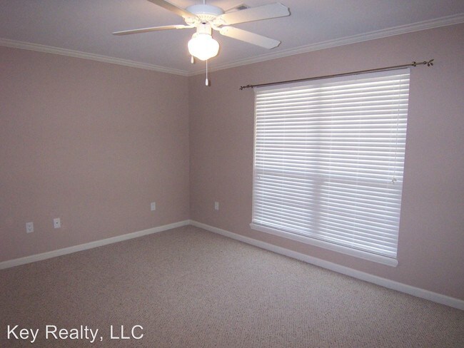Foto del edificio - 2 br, 2 bath House - 549-G Versailles Blvd