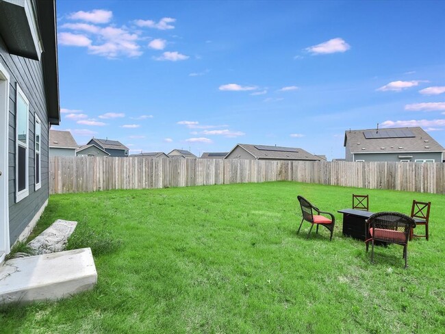 Foto del edificio - 2712 Louris Ln
