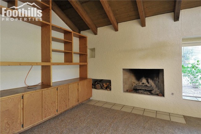 Building Photo - 835 E Placita Del Mirador