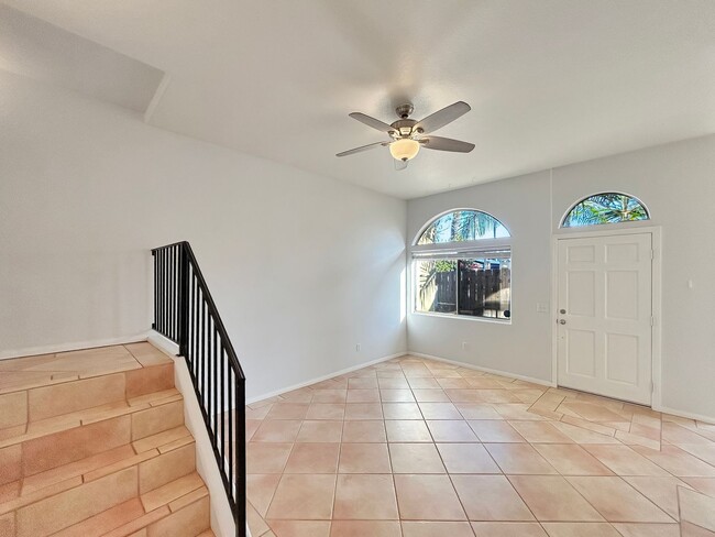 Foto del edificio - Beautiful 3BD/2.5BA W/ Attached Garage and In-Unit Laundry in Pacific Beach!