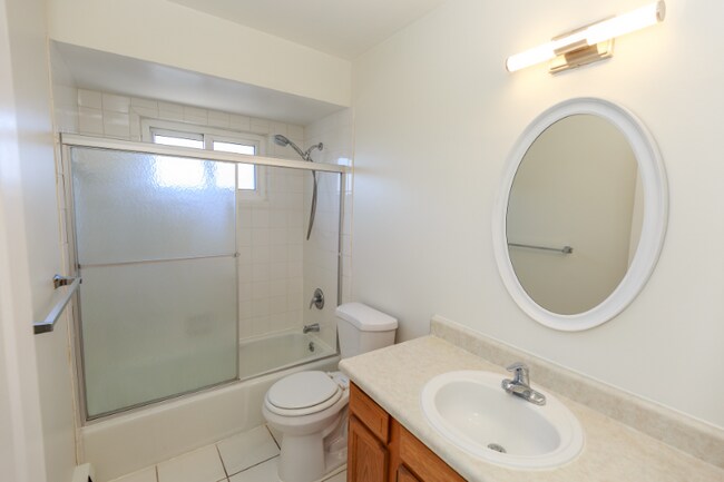 Foto del edificio - 1097 Tienken Ct