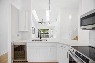 Building Photo - 3118 S Semoran Blvd