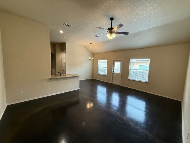 Building Photo - Modern Duplex in Prime Location