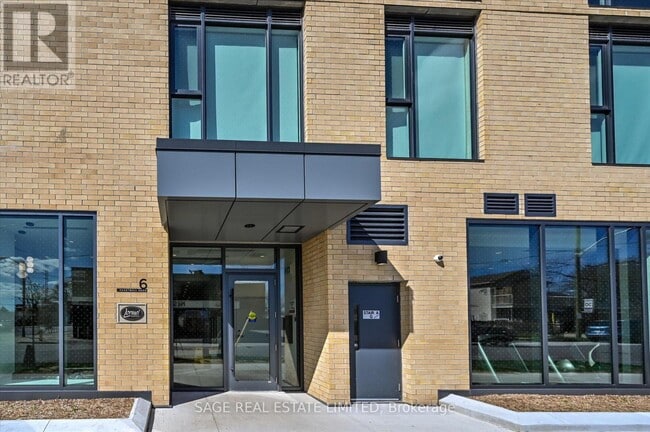 Building Photo - 6 Chartwell Rd