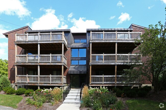 Foto del edificio - ReNew Wheaton Center