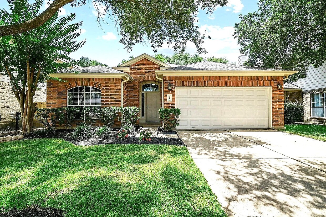 Foto principal - 2702 Orchard Creek Ln