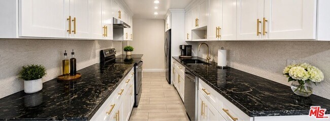 Foto del edificio - 612 S Barrington Ave