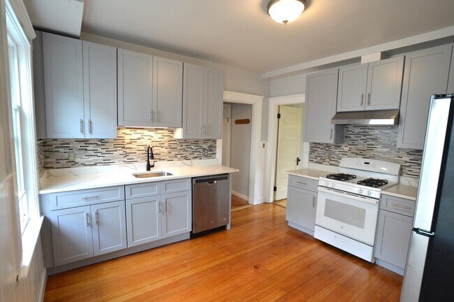 Building Photo - 29 Walsh Ave