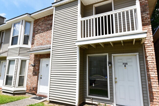 Photo - 755 E Boyd Dr Apartment