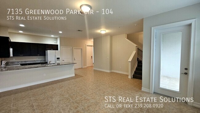 Foto del edificio - 7135 Greenwood Park Cir