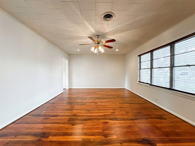 Foto del edificio - 3626 Daphne St