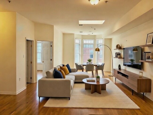 Photo - 505 Monroe St House