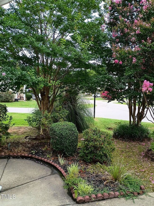 Foto del edificio - Sought After Riverwood Townhome!