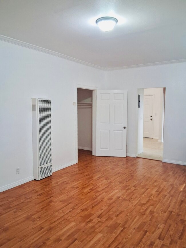 Building Photo - 4762 Lexington Ave