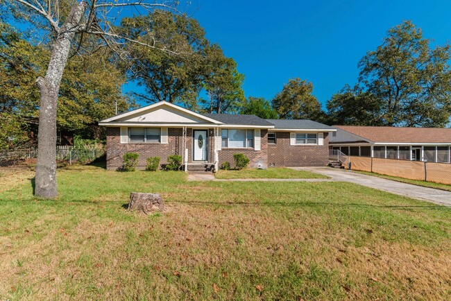 Building Photo - $1,300 - 3 bed/2 bath house for rent in Fl...