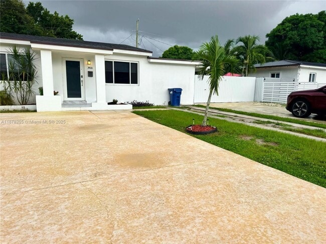 Foto del edificio - 3400 NW 173rd Terrace