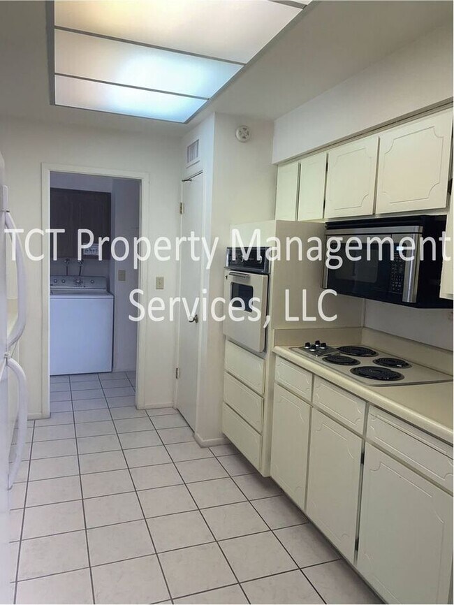 Foto del edificio - Well Maintained Home in 55+ Community