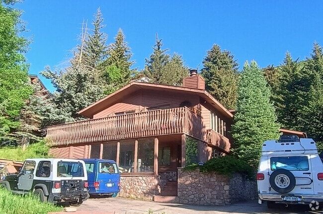 Building Photo - 2389 Chamonix Ln