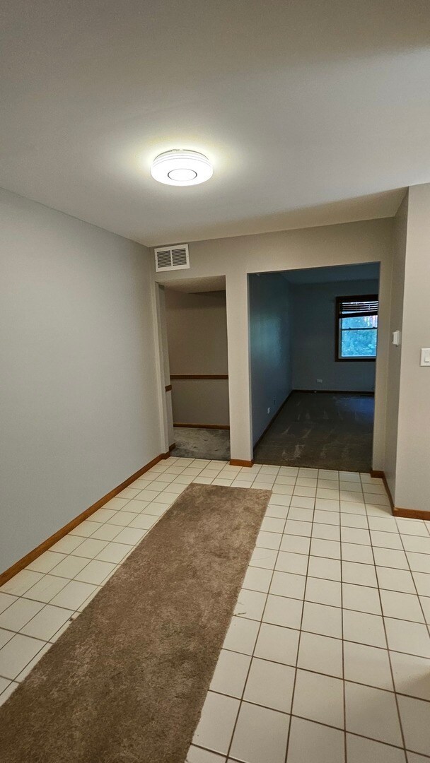 Building Photo - 1321 Elm Dr