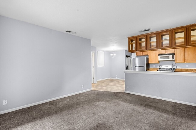 Building Photo - Cozy 3-Bedroom Condo with Washer/Dryer and...
