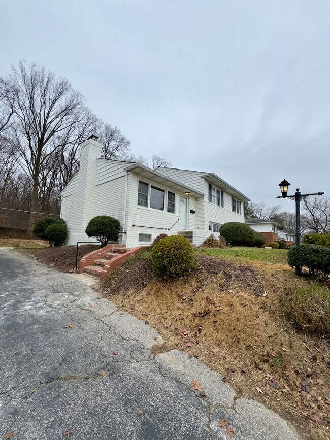 Building Photo - Spacious 3Bed/2.5Bath in Towson