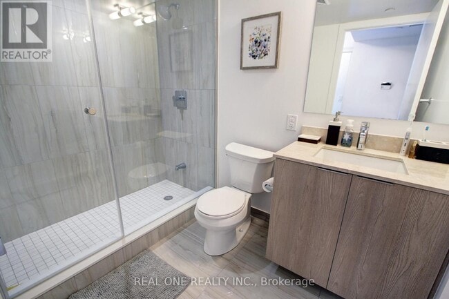 Building Photo - 955 Bay St.