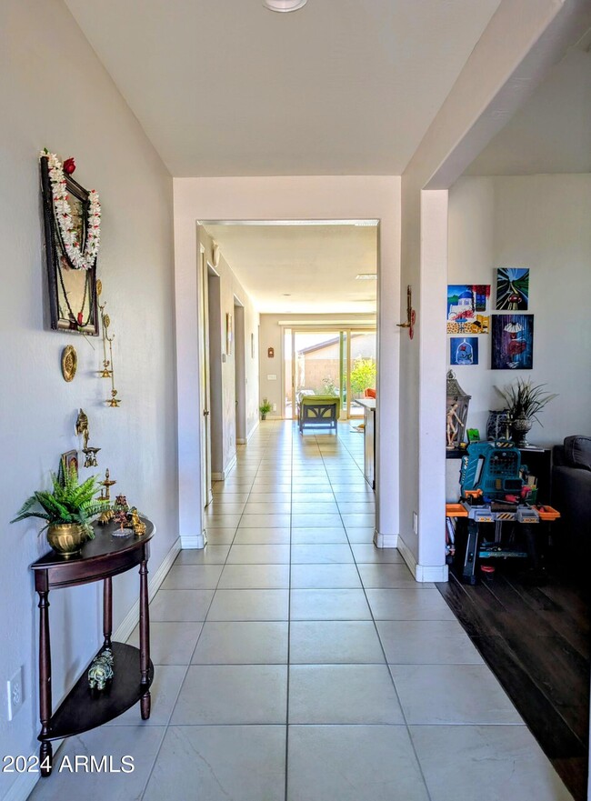 Foto del edificio - 9799 W Cashman Dr