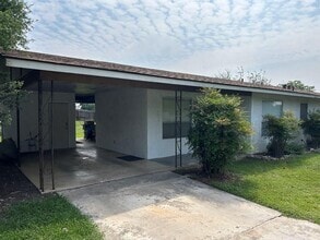 Building Photo - 103 Poco Vista Dr S
