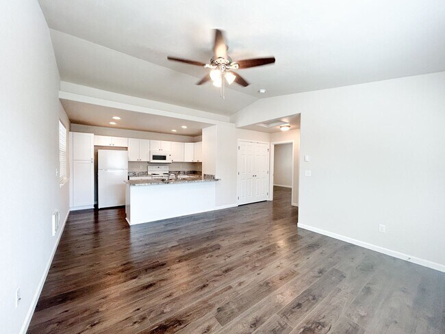 Building Photo - 3513 Chelsea St