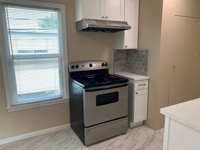 Building Photo - 307 Avondale St