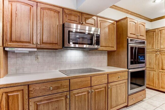 Foto del edificio - 4 Bedroom Home in Westerville