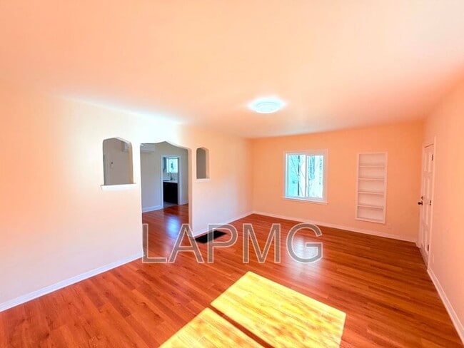 Building Photo - 714-716 El Centro Street