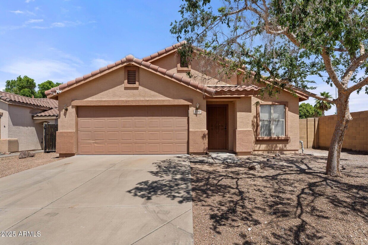 Foto principal - 11362 E Emelita Ave