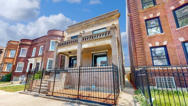Foto del edificio - 6227 S Langley Ave
