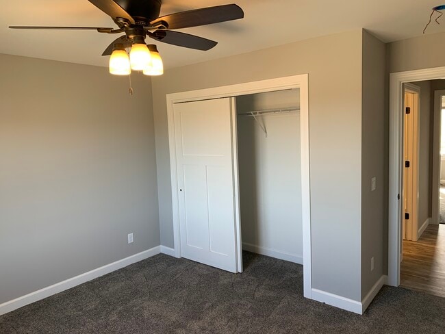 Building Photo - 3383 W 3nd