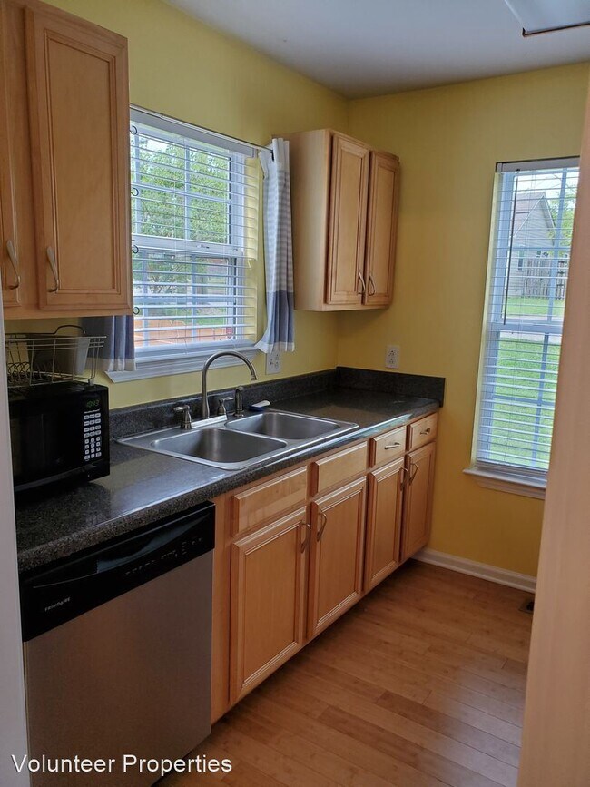 Foto del edificio - 3 br, 2 bath House - 724 32nd Ave N.