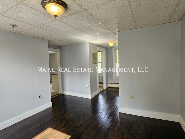 Building Photo - 64 Elm St