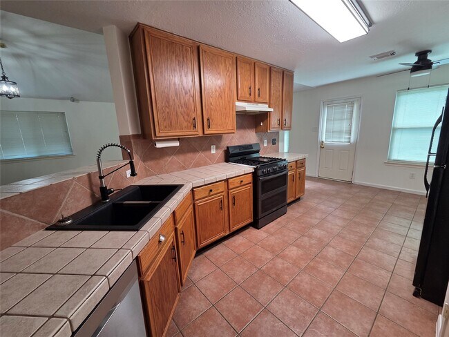 Foto del edificio - 21463 Palace Pines Dr