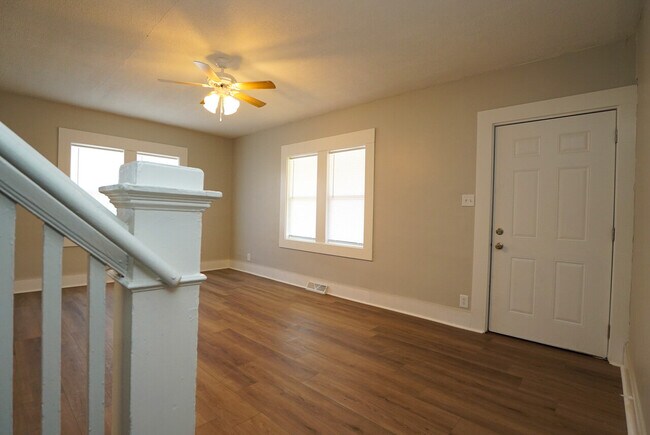 Building Photo - 2402 Milburn