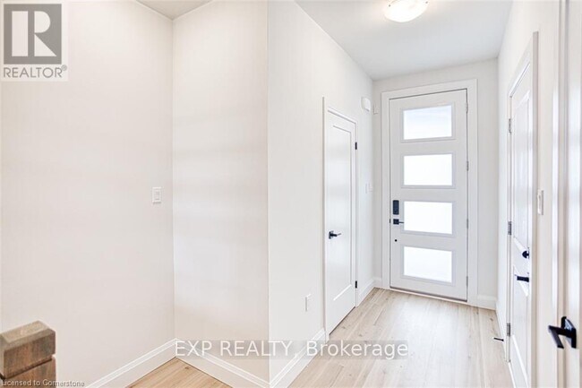 Building Photo - 69 Bensley Ln