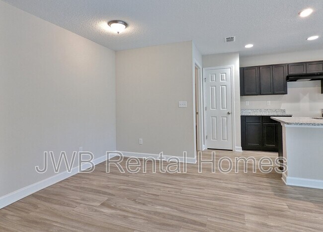 Foto del edificio - 8132 Noroad