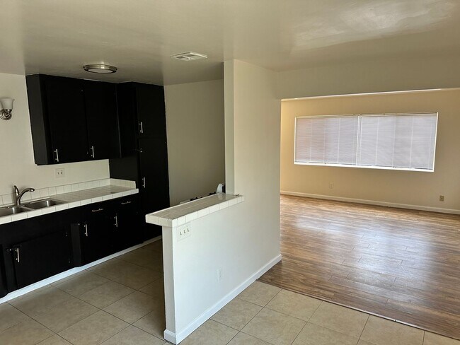 Building Photo - 544-546 8th Street