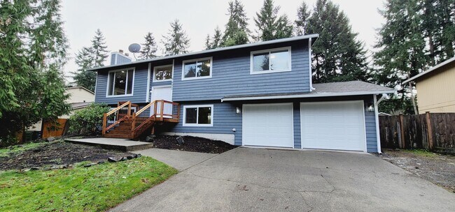 Building Photo - Stunning 4 bedroom House in an amazing location of Puyallup!