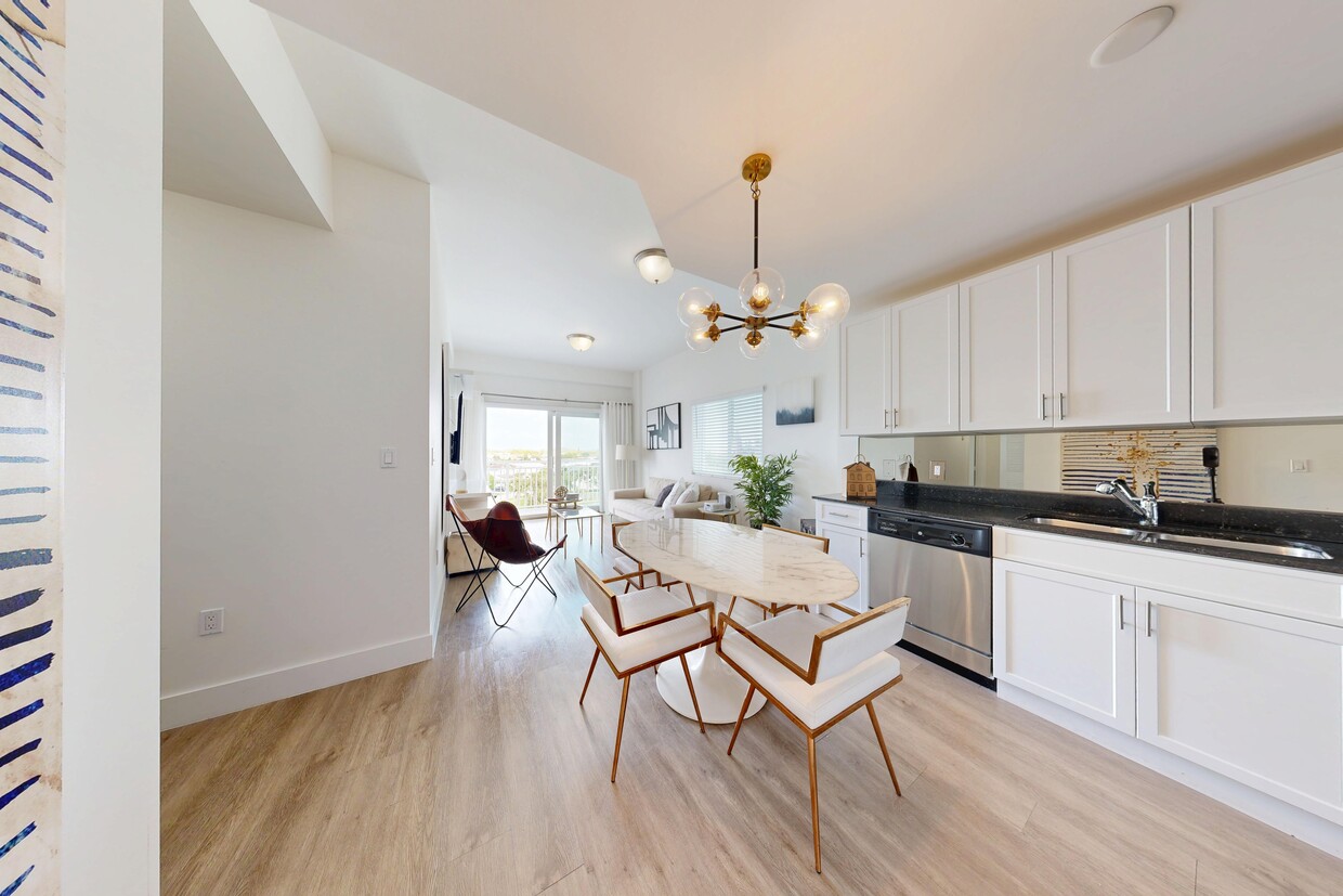 Photo - The Club at Crystal Lake Apartments