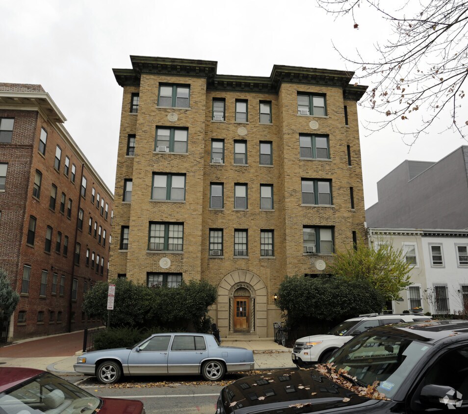 Foto del edificio - 1216 10th St NW